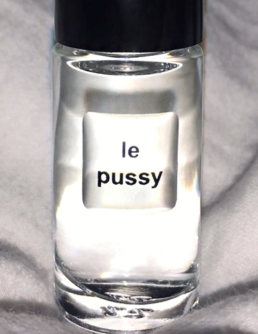 Le Pussy Roll On Intimate Scent default view Color: NC