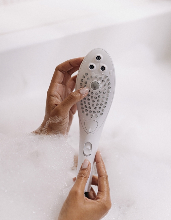 Womanizer Wave Pleasure Shower Head ALT11 view Color: WH