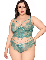 Front view of CHARLOTTE CROPPED PLUS SIZE BUSTIER AND THONG