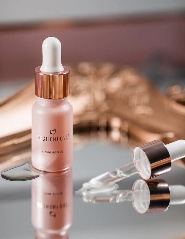 HIGH ON LOVE STIMULATING SENSUAL OIL ALT3 view Color: NC
