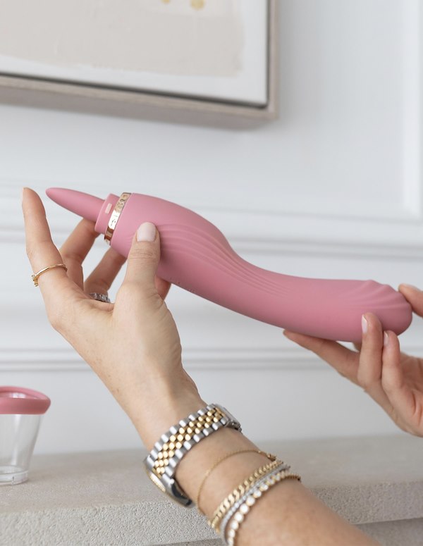 LE WAND LICK - LICKING TONGUE DOUBLE ENDED VIBRATOR ALT10 view Color: PK