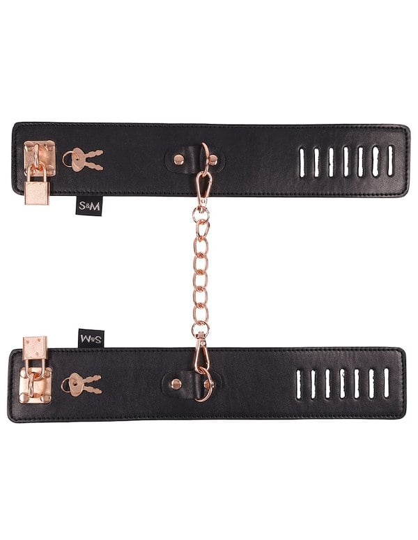 S&M LOCKING CUFFS ALT1 view Color: BKRG