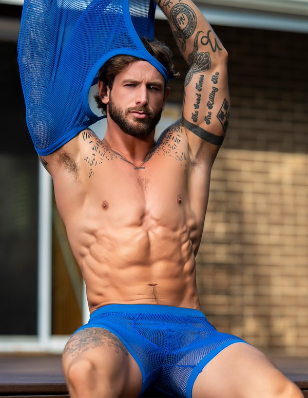FISHNET 2.0 POUCH SHORT ALT4 view Color: RY