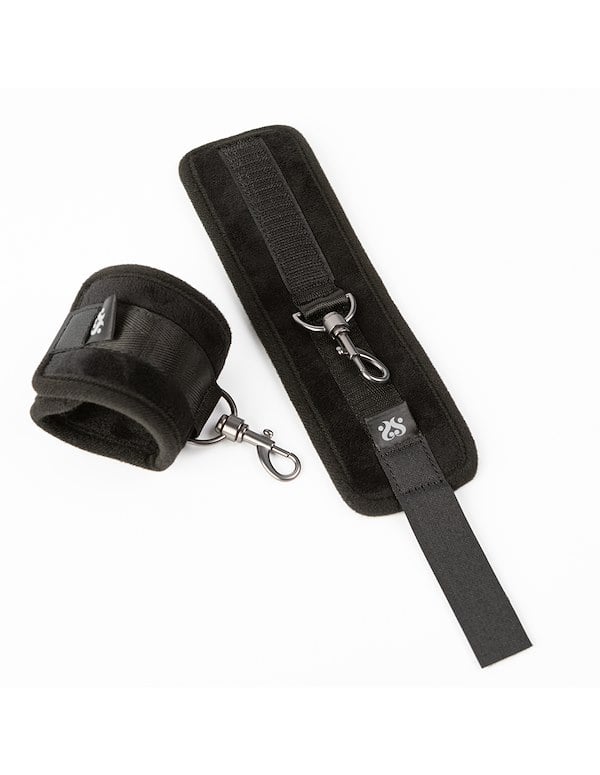 SEI MIO - SENSUALLY SECURED - PADDED WRIST RESTRAINTS ALT1 view Color: BK
