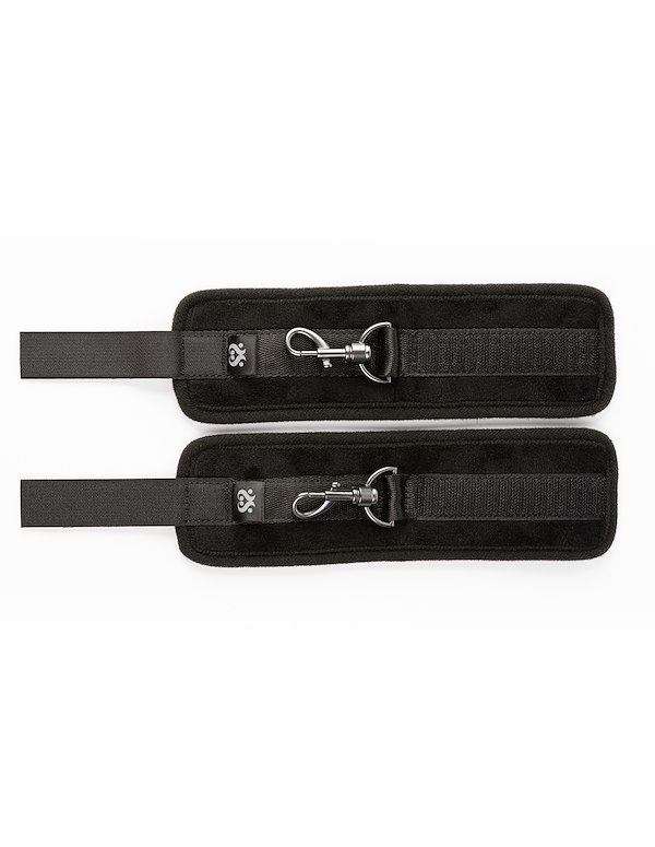 SEI MIO - SENSUALLY SECURED - PADDED WRIST RESTRAINTS ALT2 view Color: BK
