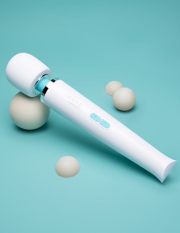 LE WAND CLASSIQUE CORDLESS ORIGINAL WAND MASSAGER ALT7 view Color: WH