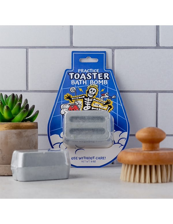 TOASTER BATH BOMB ALT2 view Color: BL