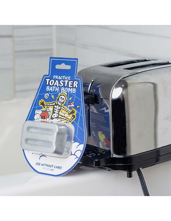 TOASTER BATH BOMB ALT6 view Color: BL