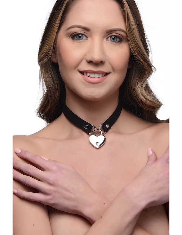 LOCK-IT HEART CHOKER ALT7 view Color: BK