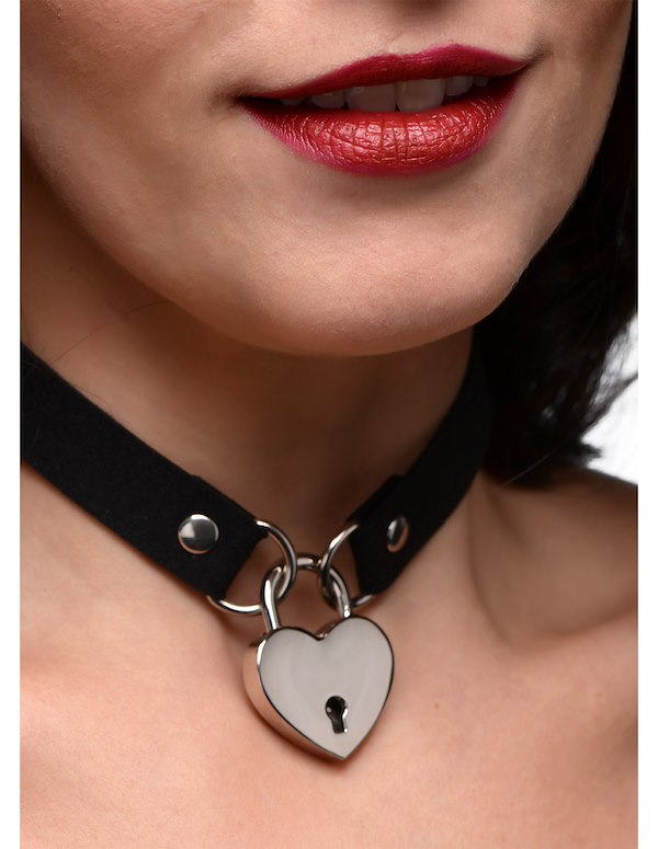 LOCK-IT HEART CHOKER ALT8 view Color: BK