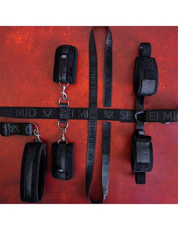 SEI MIO - SEATED AND MISTREATED - UNDER CHAIR RESTRAINT SYSTEM ALT2 view Color: BK